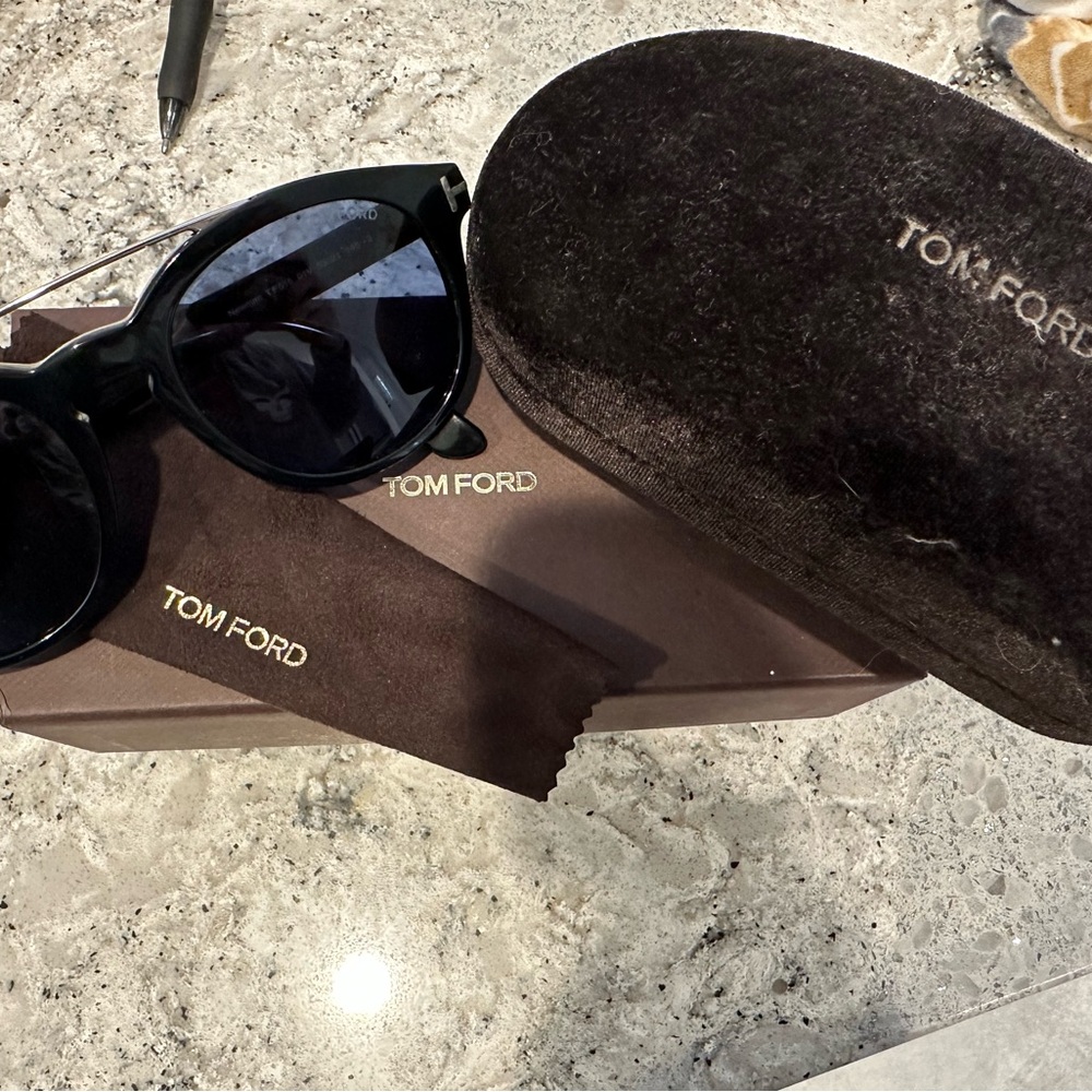 Tom Ford NEWMAN STYLE Classic Black Eyewear - Picture 4 of 4
